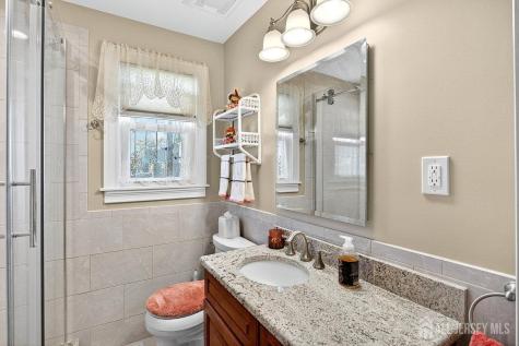 6 Elmwood Avenue Carteret NJ 07008