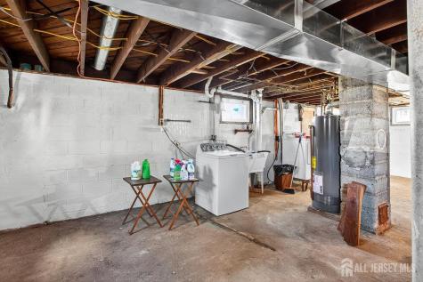 6 Elmwood Avenue Carteret NJ 07008