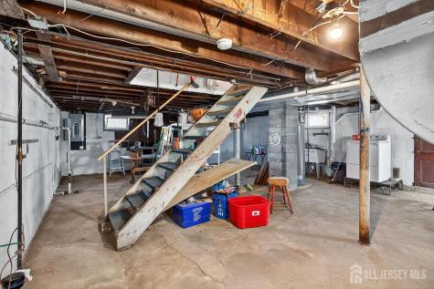 6 Elmwood Avenue Carteret NJ 07008