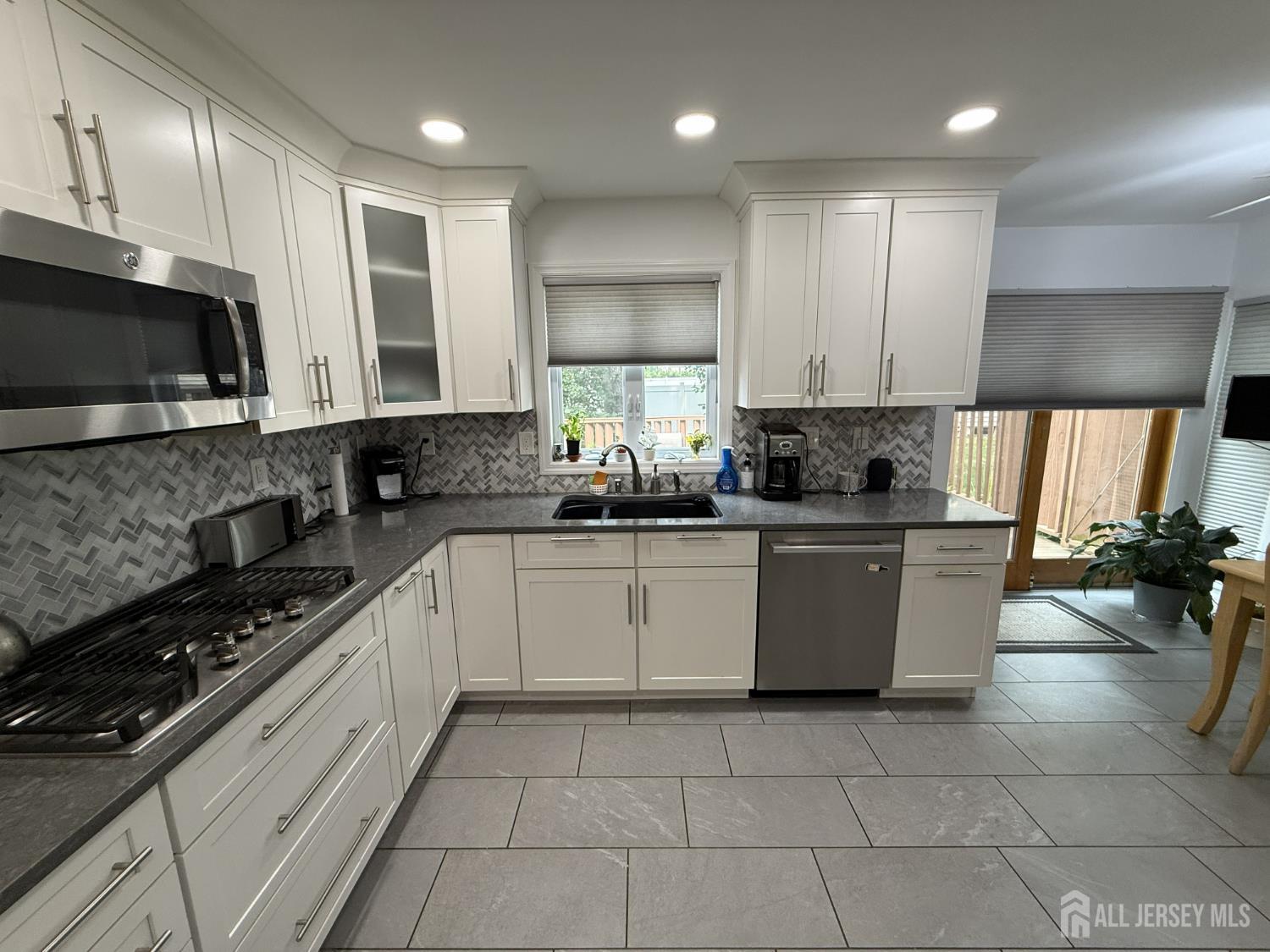 86 Tall Oaks Drive East Brunswick NJ 08816