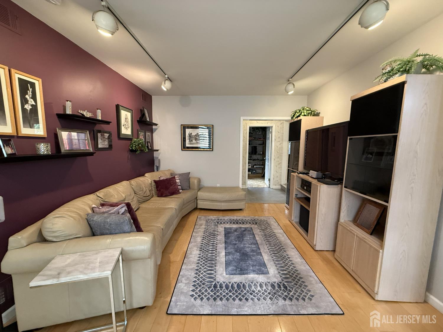 86 Tall Oaks Drive East Brunswick NJ 08816