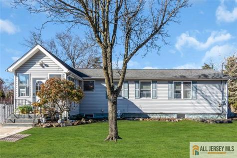 18 Avenue B Helmetta NJ 08828