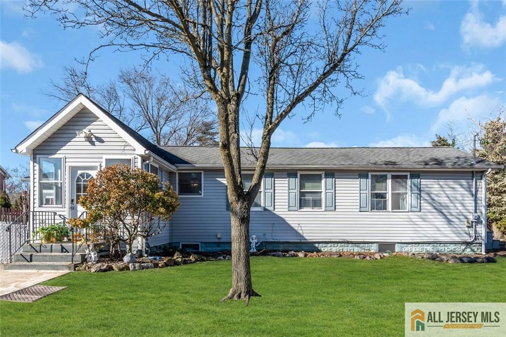 18 Avenue B Helmetta NJ 08828