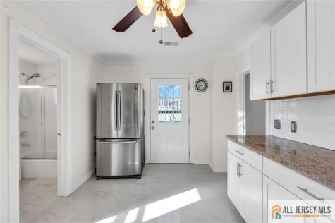 18 Avenue B Helmetta NJ 08828