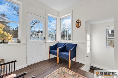 18 Avenue B Helmetta NJ 08828
