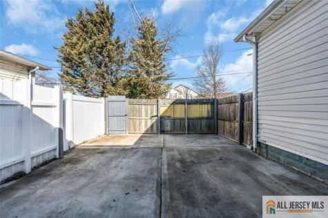 18 Avenue B Helmetta NJ 08828