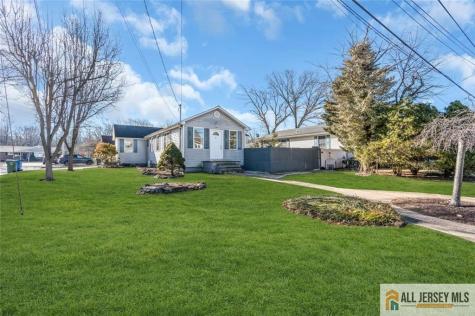 18 Avenue B Helmetta NJ 08828