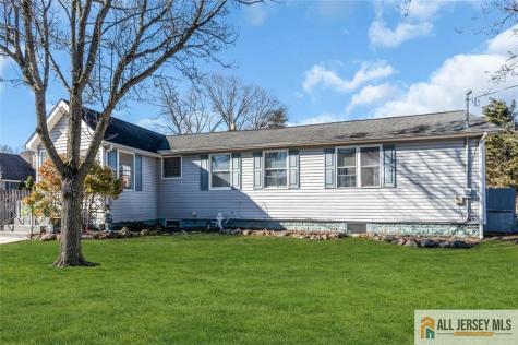 18 Avenue B Helmetta NJ 08828