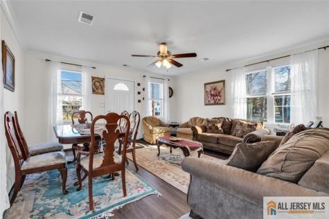 18 Avenue B Helmetta NJ 08828