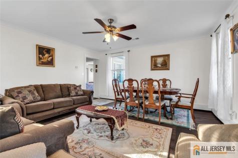 18 Avenue B Helmetta NJ 08828