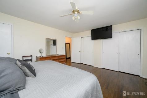 4 Cardinal Lane Hillsborough NJ 08844