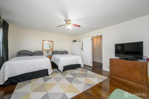 4 Cardinal Lane Hillsborough NJ 08844