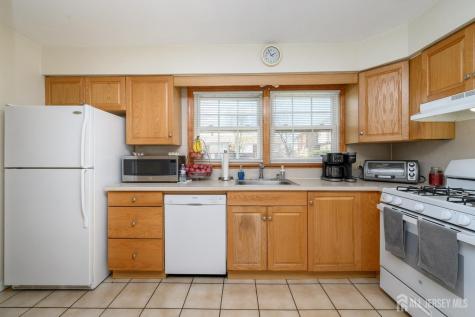 4 Cardinal Lane Hillsborough NJ 08844