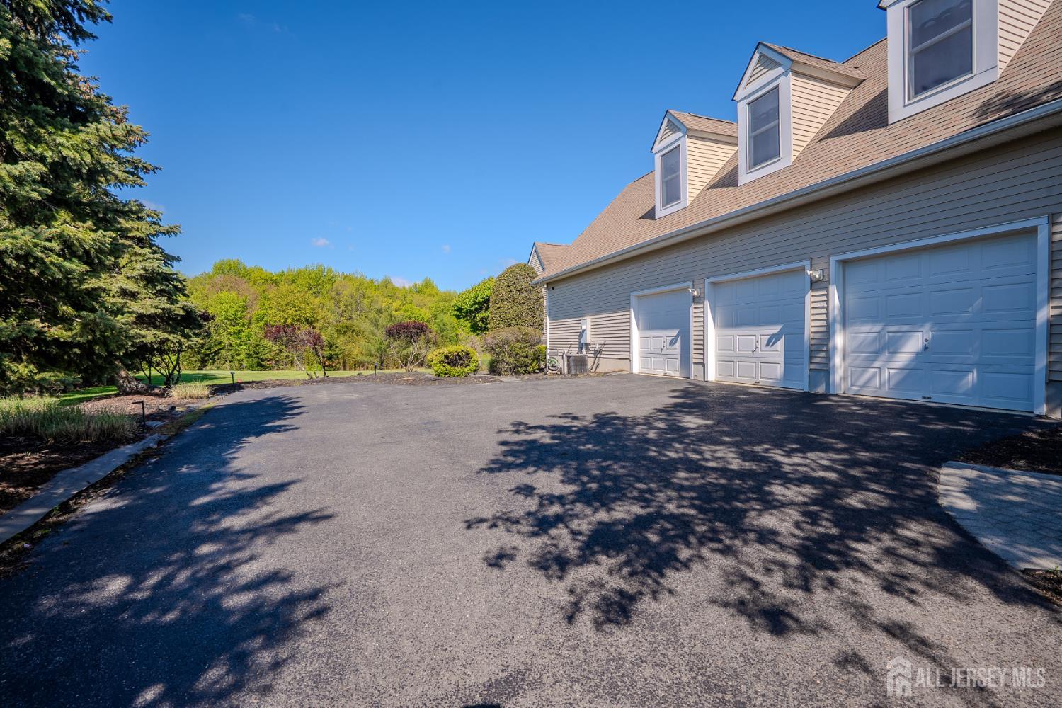 2 Linwood Drive Monroe NJ 08831