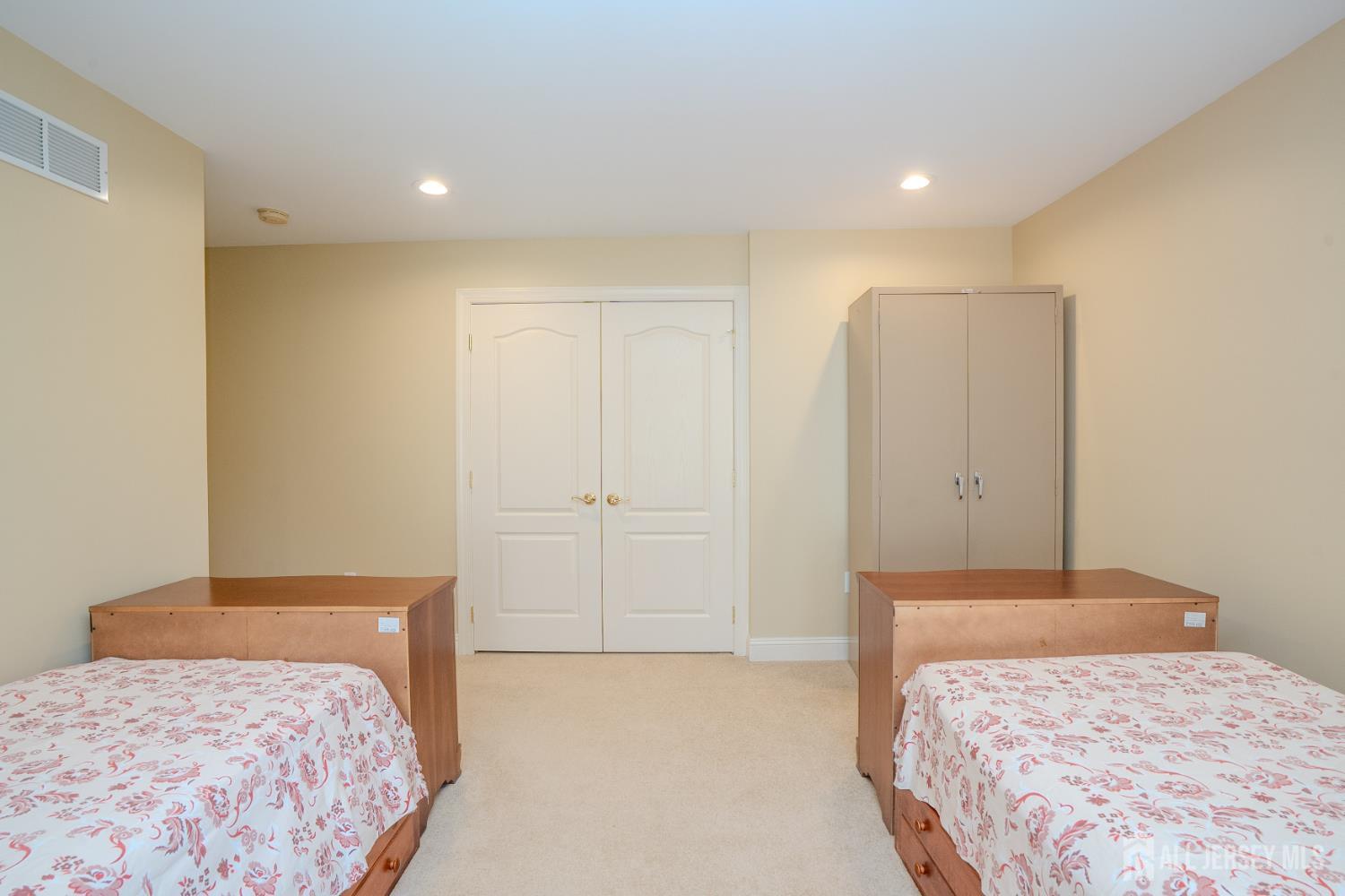 2 Linwood Drive Monroe NJ 08831