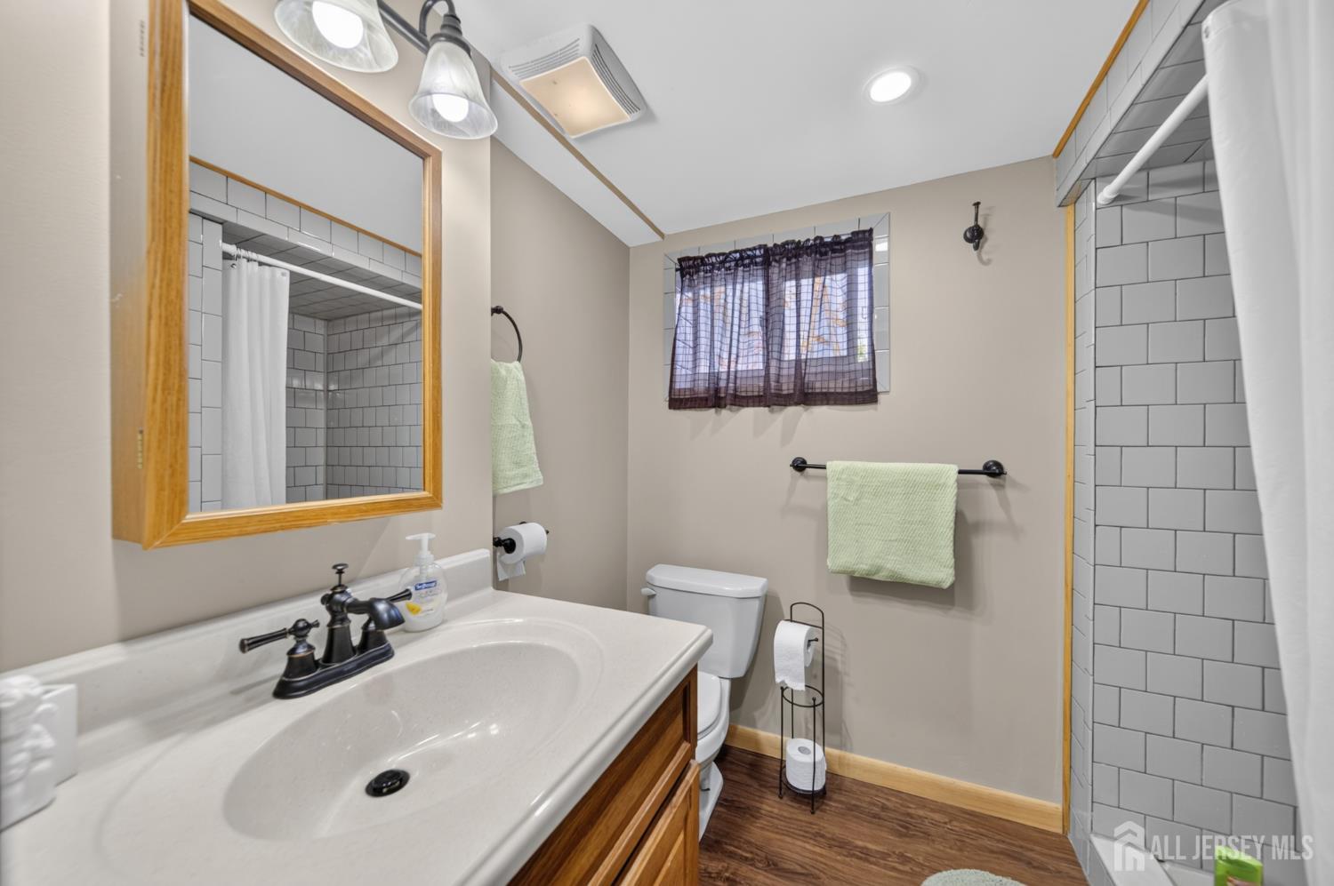 73 Ash Street Carteret NJ 07008