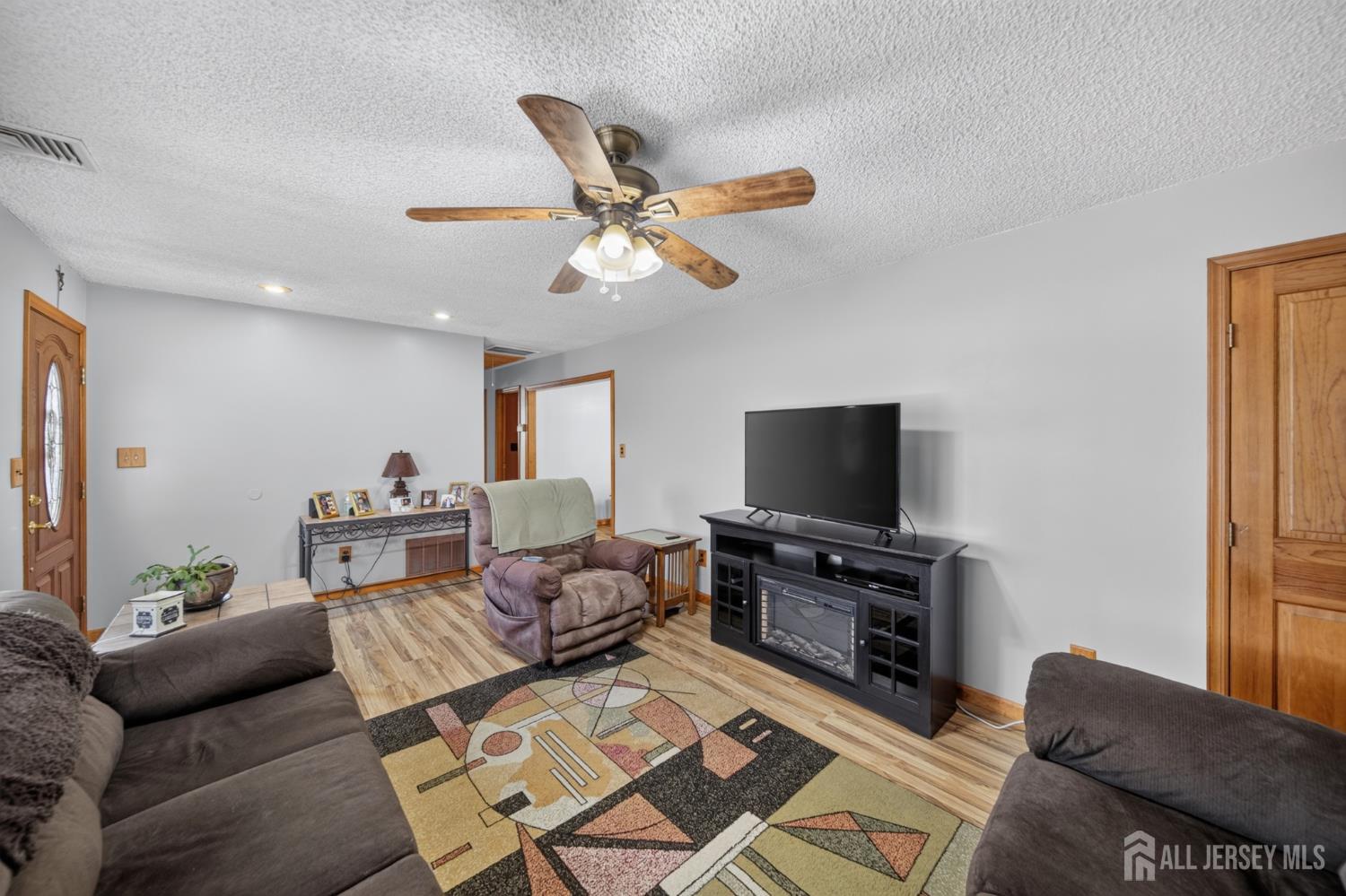 73 Ash Street Carteret NJ 07008