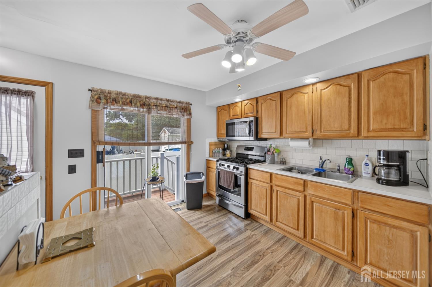 73 Ash Street Carteret NJ 07008