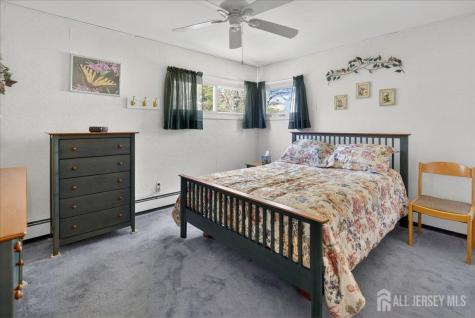 13 Comstock Road Edison NJ 08817