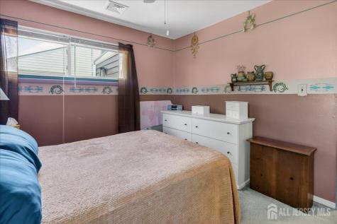 13 Comstock Road Edison NJ 08817
