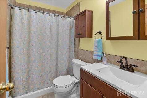13 Comstock Road Edison NJ 08817