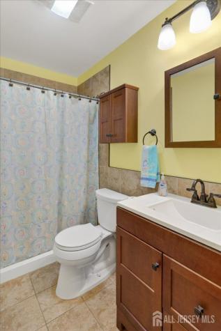 13 Comstock Road Edison NJ 08817