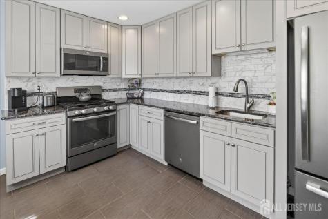 13 Comstock Road Edison NJ 08817
