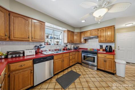4 Santina Court Lawrence NJ 08648