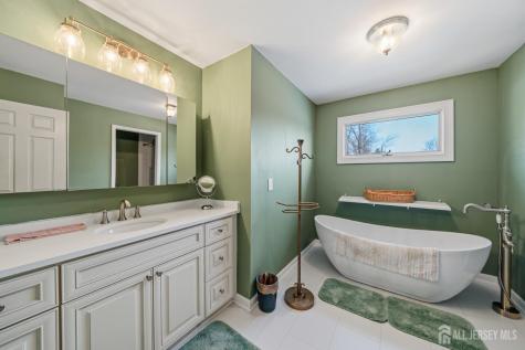4 Santina Court Lawrence NJ 08648