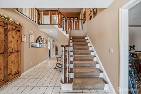 4 Santina Court Lawrence NJ 08648