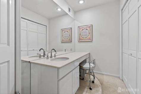39 Independence Drive East Brunswick NJ 08816
