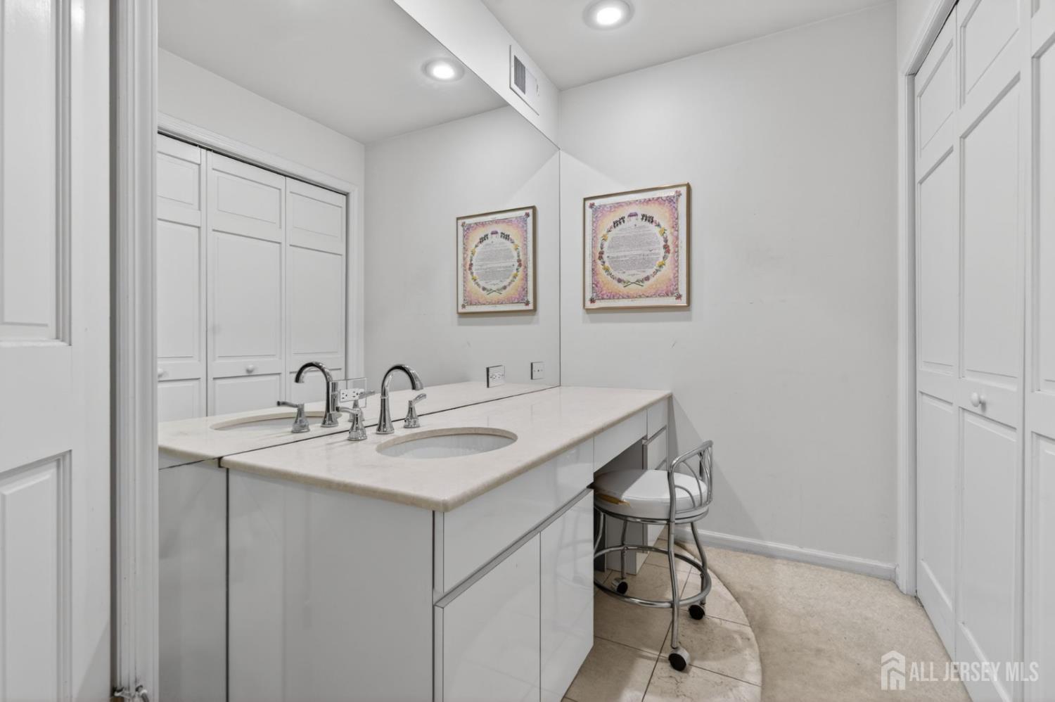39 Independence Drive East Brunswick NJ 08816