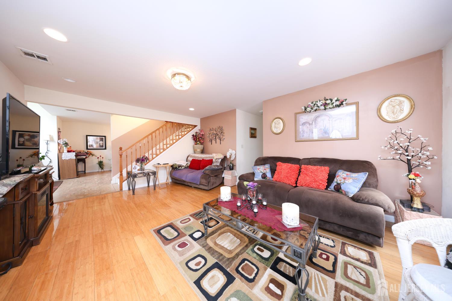 34 Evergreen Place Keansburg NJ 07734