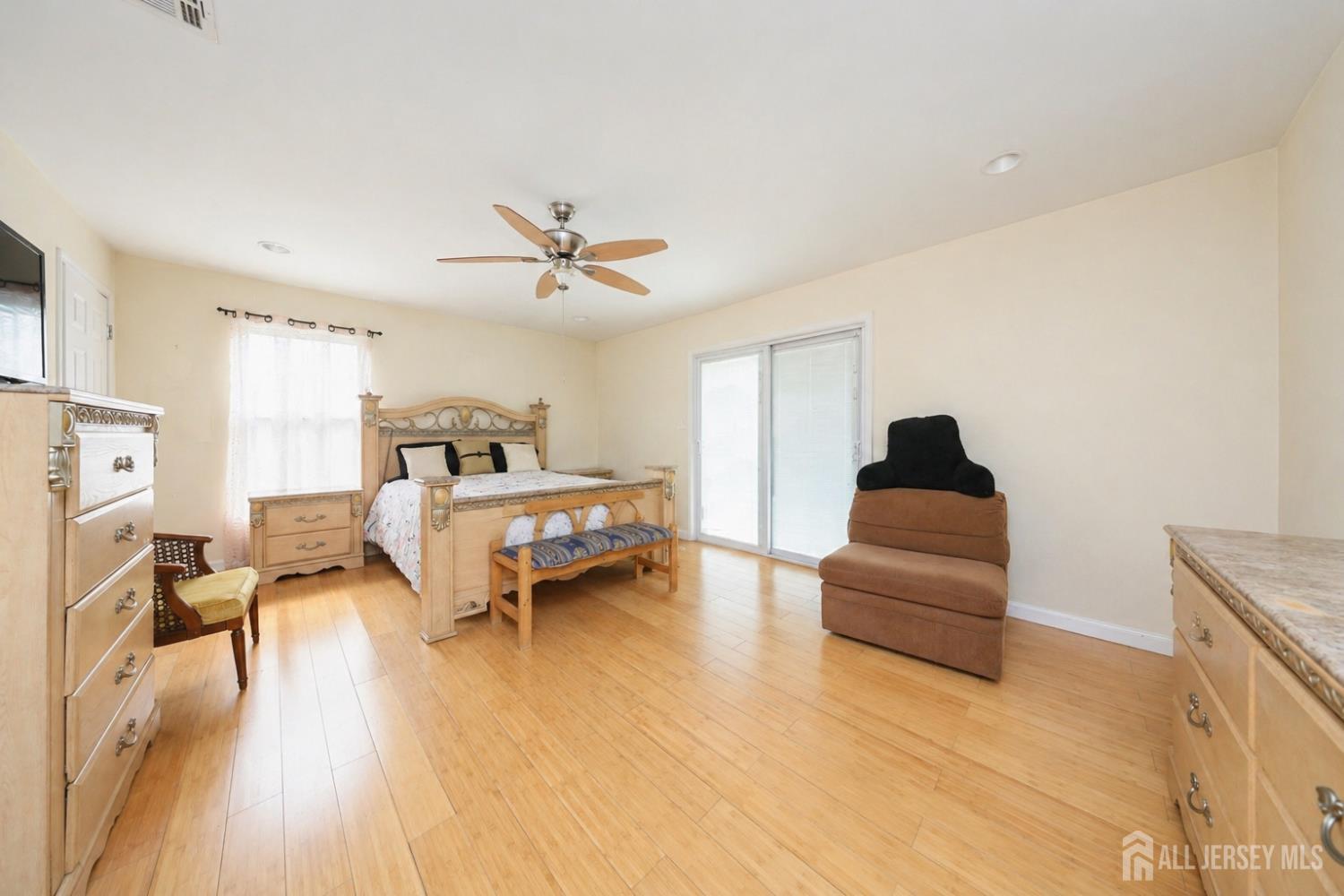 34 Evergreen Place Keansburg NJ 07734