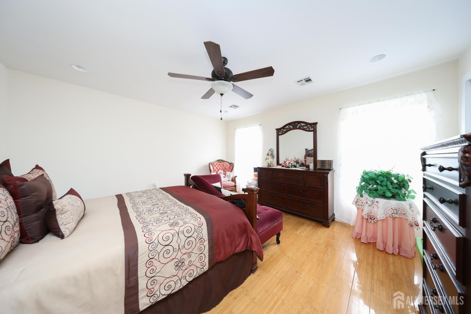 34 Evergreen Place Keansburg NJ 07734
