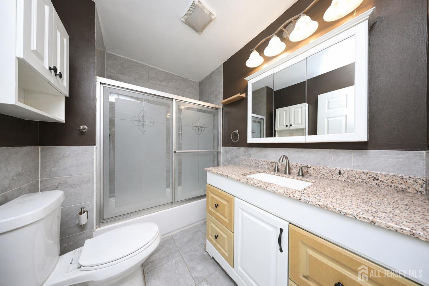 34 Evergreen Place Keansburg NJ 07734