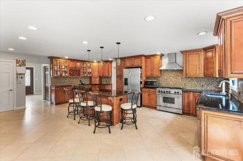 8 Dusko Drive Sayreville NJ 08859