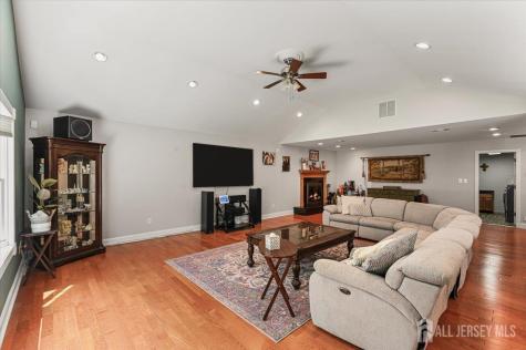 8 Dusko Drive Sayreville NJ 08859