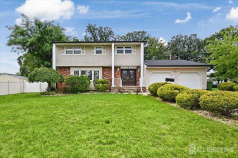 8 Dusko Drive Sayreville NJ 08859