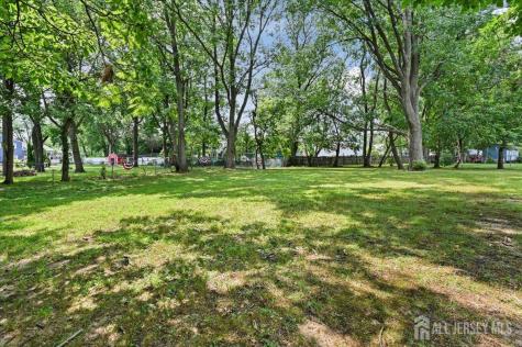 8 Dusko Drive Sayreville NJ 08859