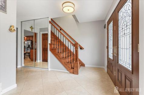8 Dusko Drive Sayreville NJ 08859