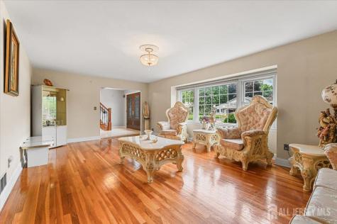 8 Dusko Drive Sayreville NJ 08859