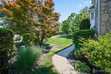 28 Sand Hill Court Jamesburg NJ 08831
