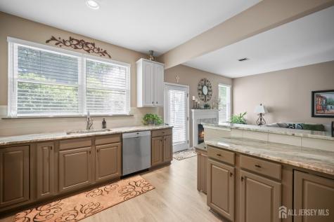 28 Sand Hill Court Jamesburg NJ 08831