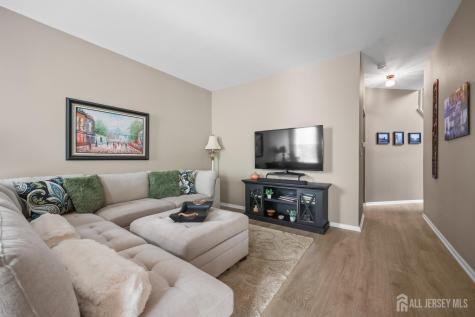 28 Sand Hill Court Jamesburg NJ 08831