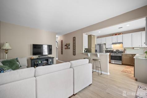 28 Sand Hill Court Jamesburg NJ 08831