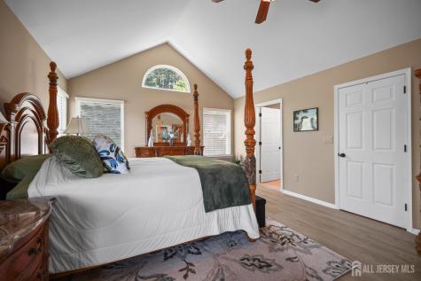 28 Sand Hill Court Jamesburg NJ 08831