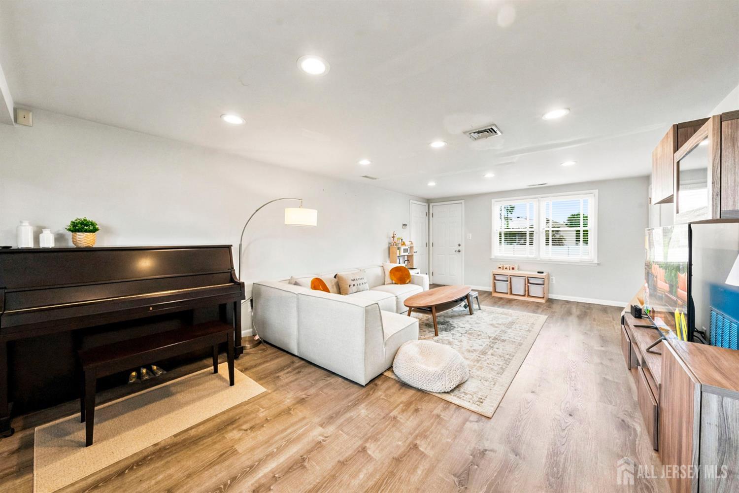 9 Meyer Road Edison NJ 08817
