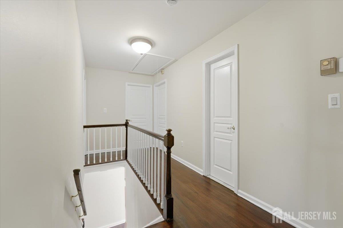 6 King Arthurs Court Edison NJ 08820
