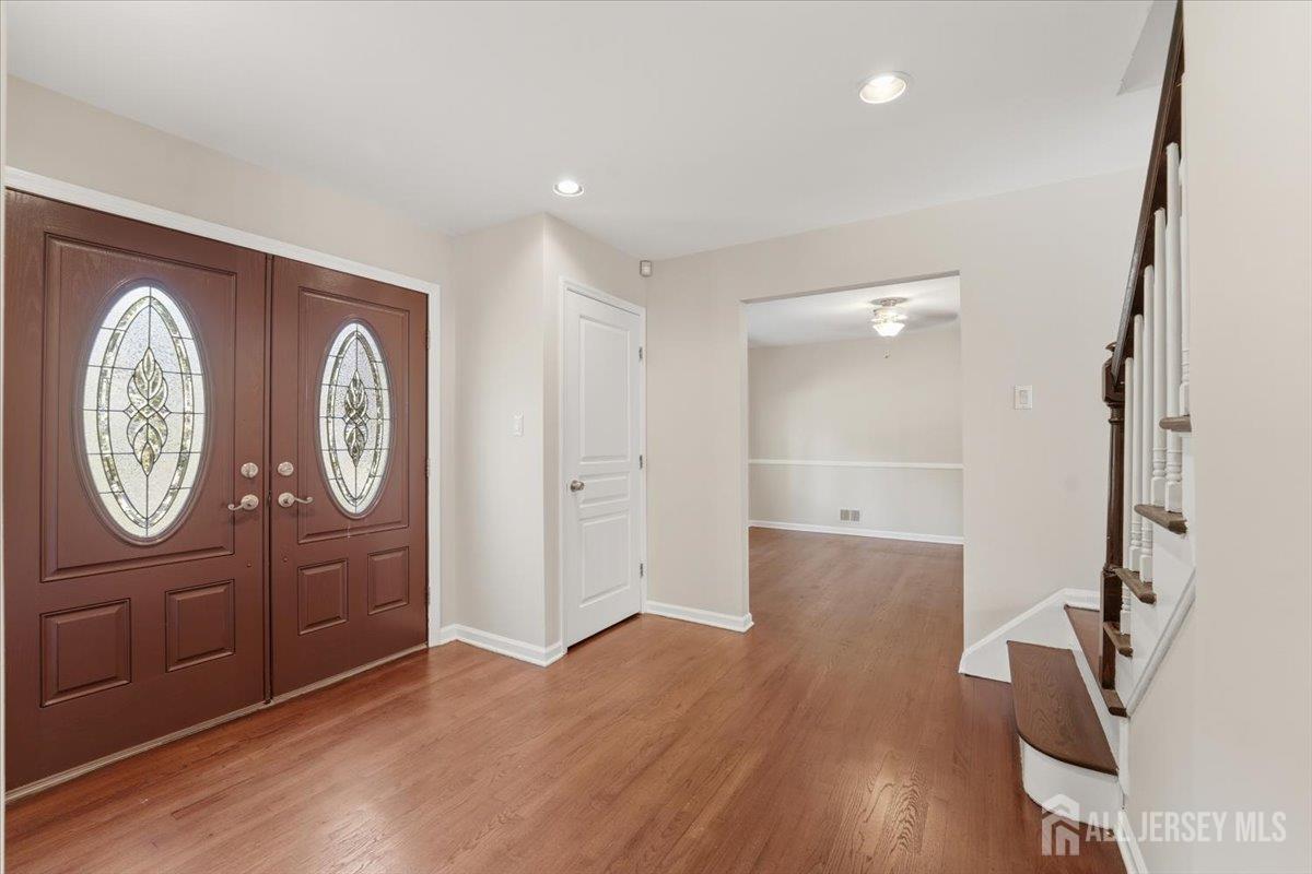 6 King Arthurs Court Edison NJ 08820